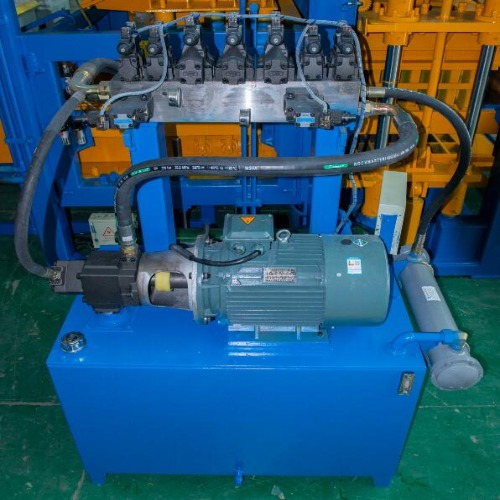 This equipment vibrates and presses the concrete