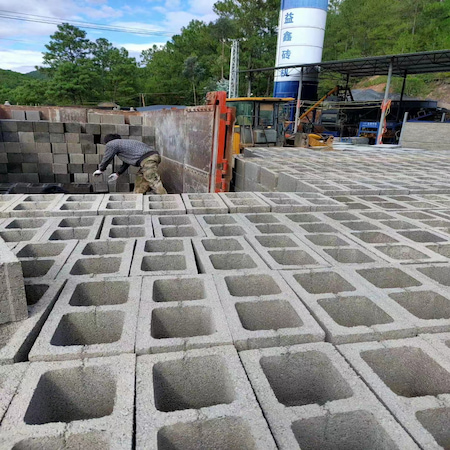 2-hole hollow concrete block